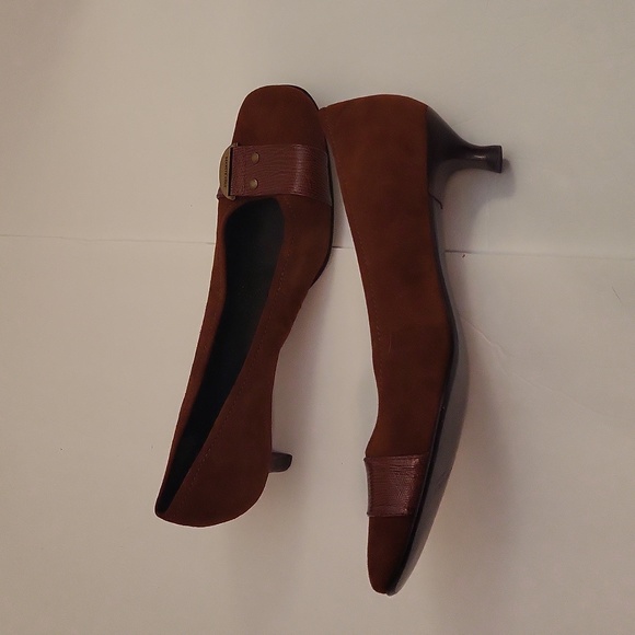 NWOB Brown Suede Kenneth Cole Heels, Size 8 - Picture 7 of 10